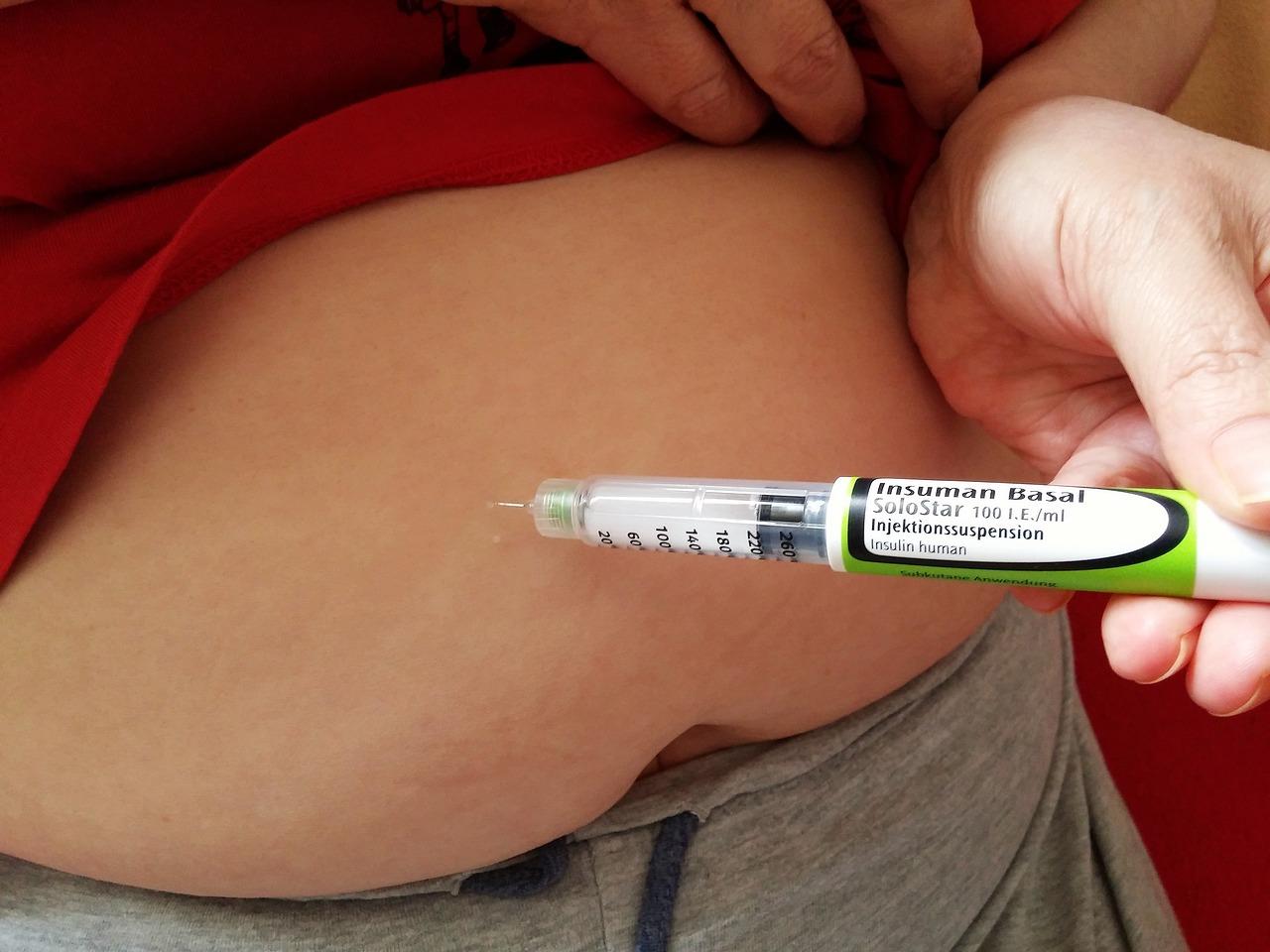 Surveiller son taux de glucose dans le sang en permanence.