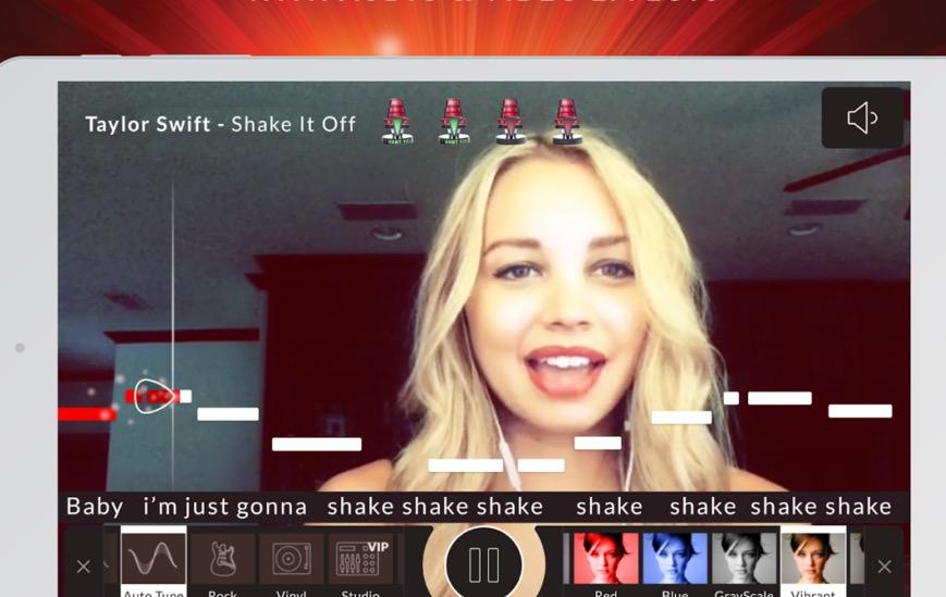 Sur la scène est un karaoke APP, actionnant beaucoup les mêmes que d'autres apps populaires de karaoke de iOS.