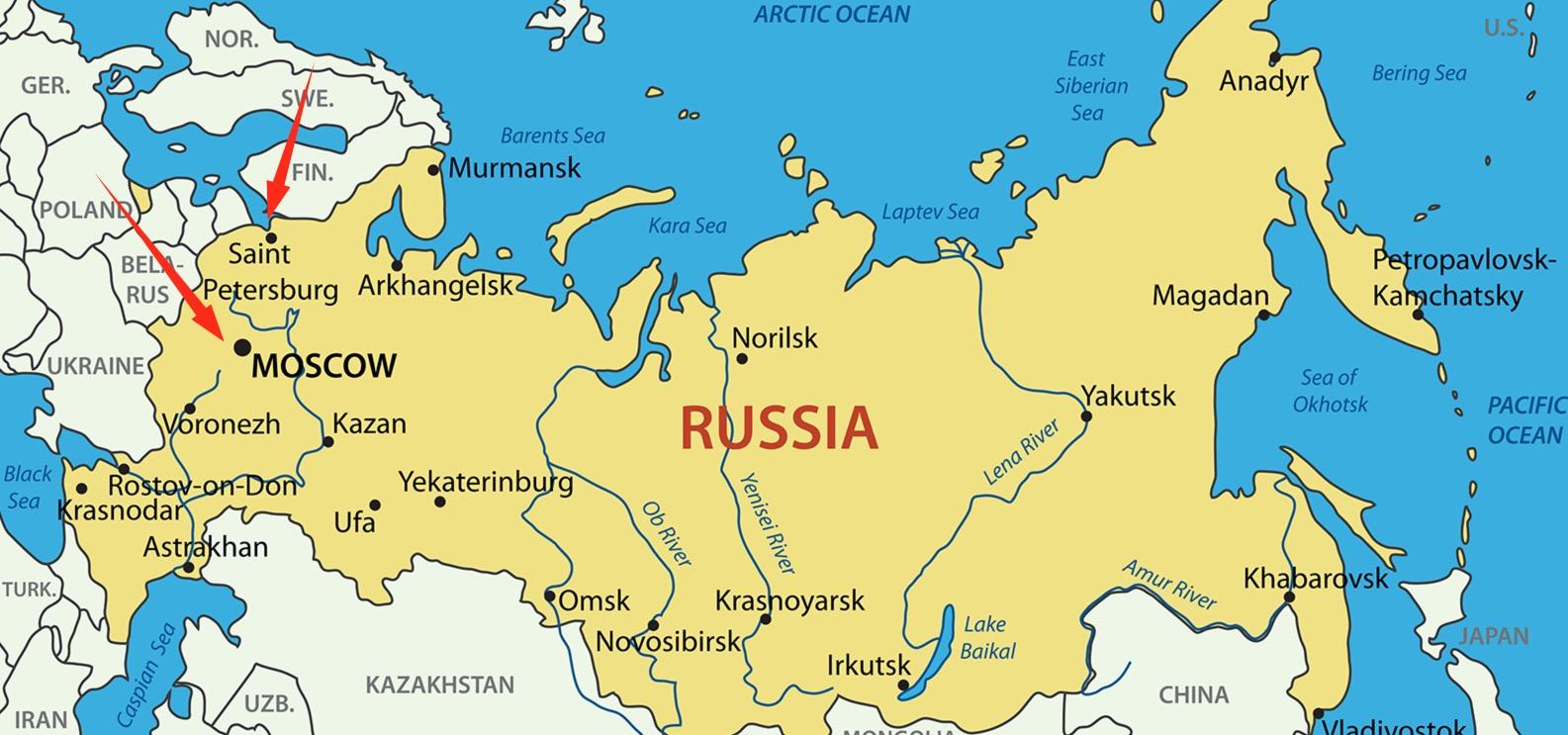 La partie occidentale européenne du pays est beaucoup plus peuplée et urbanisée que l'est; Environ 77% de la population vit en Russie européenne. La capitale russe, Moscou, est l'une des plus grandes villes du monde; D'autres grands centres urbains incluent Saint-Pétersbourg, Novosibirsk, Ekaterinbourg, Nizhny Novgorod et Kazan.