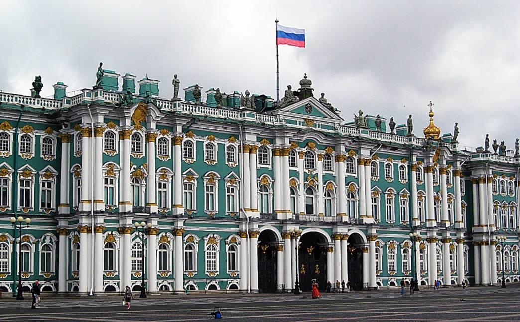 Comment choisir entre Moscou et Saint Pétersbourg ? 