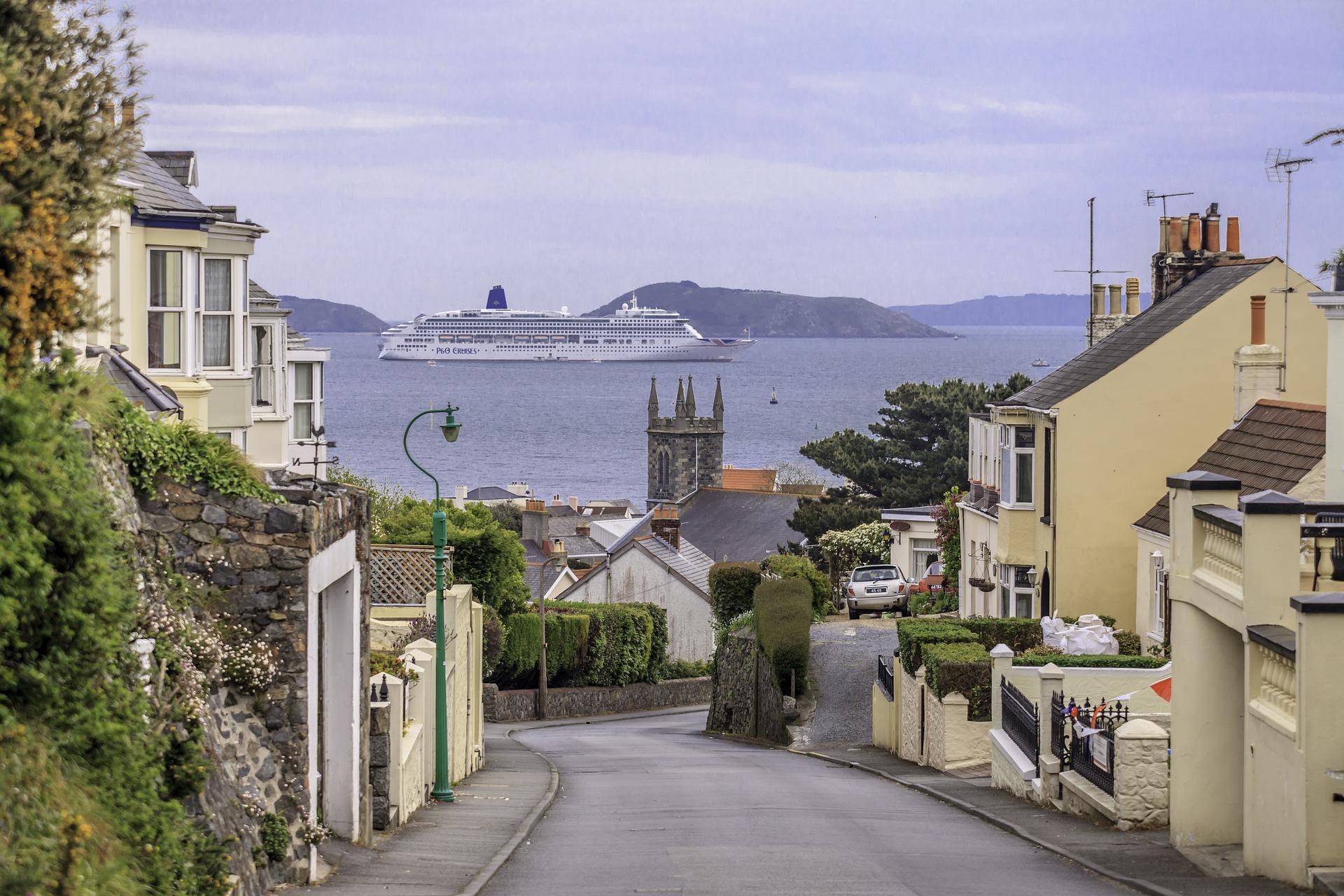 Visiter les îles anglo-normandes pour se préparer au baccalauréat.