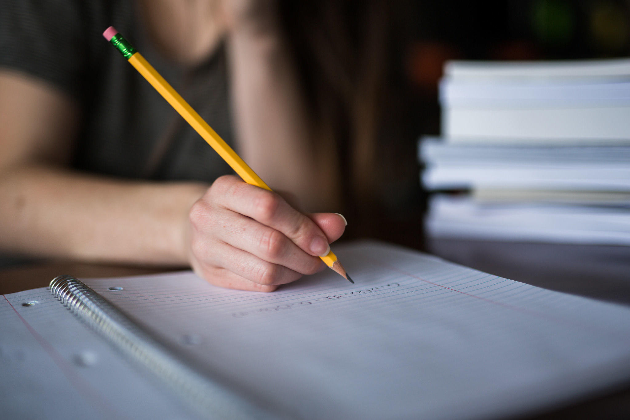 A l'examen, bien réviser permet aussi de savoir quoi écrire pour correspondre aux attentes du jury !
