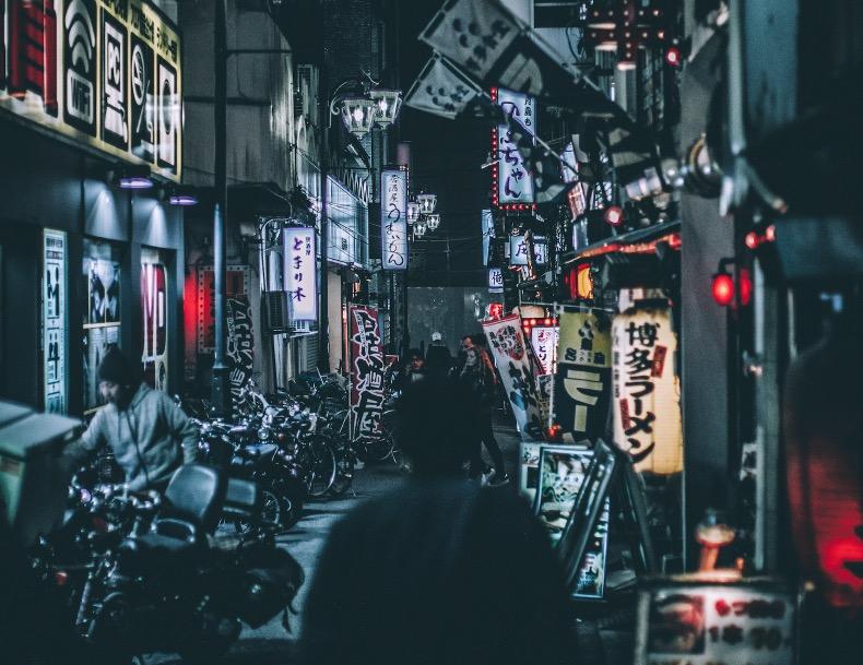 Le japonais est également très contextuel, construit sur des astuces subtiles plutôt que sur une communication plus directe.