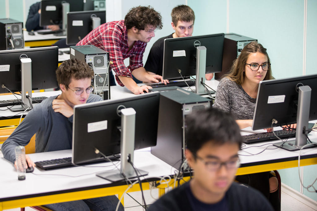 Pourquoi ne pas proposer des cours particuliers d'informatique en complément de votre activité d'ingénieur informaticien ?