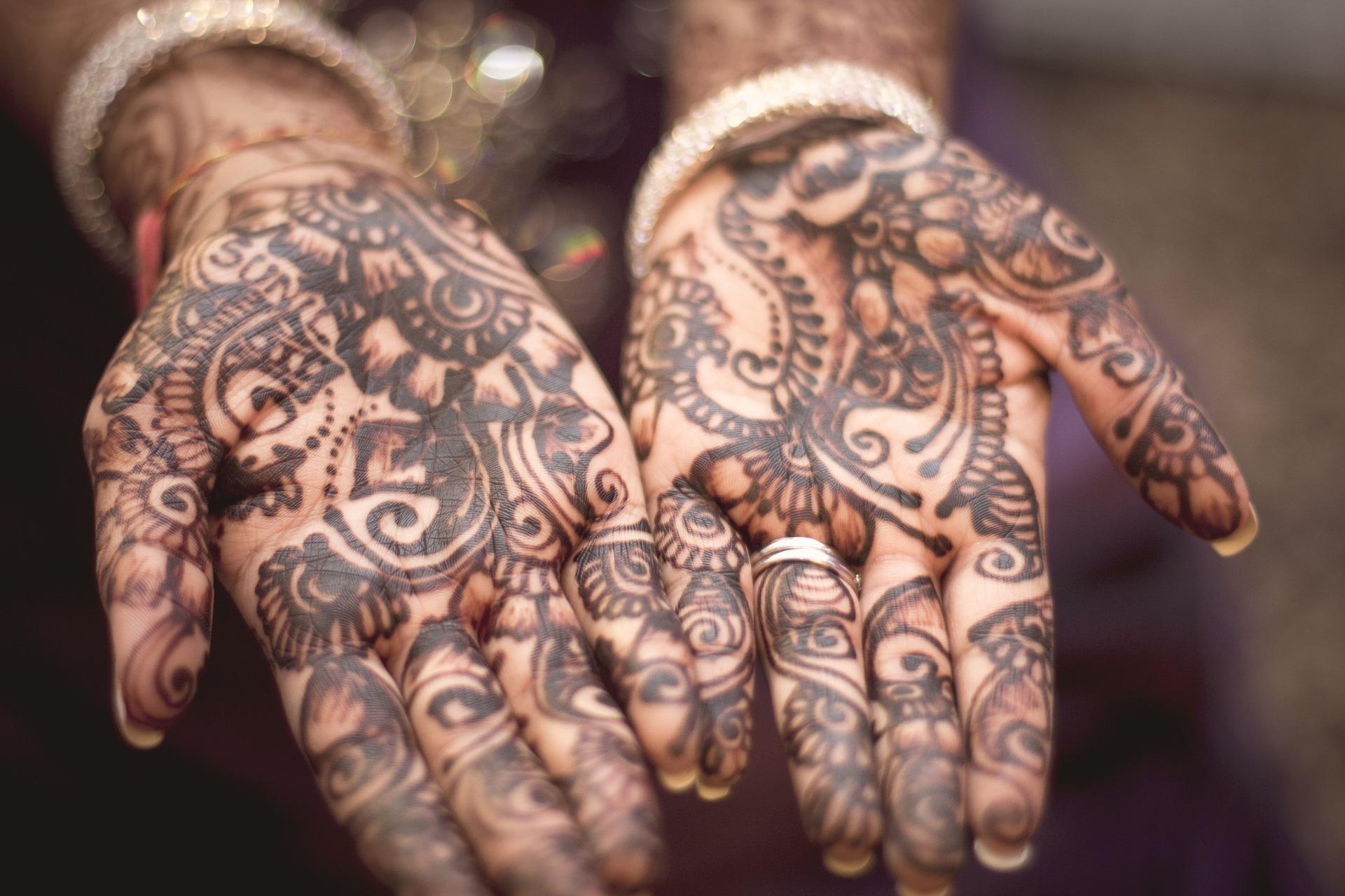Un tatouage doit être cohérent et les couleurs compatibles entre elles.