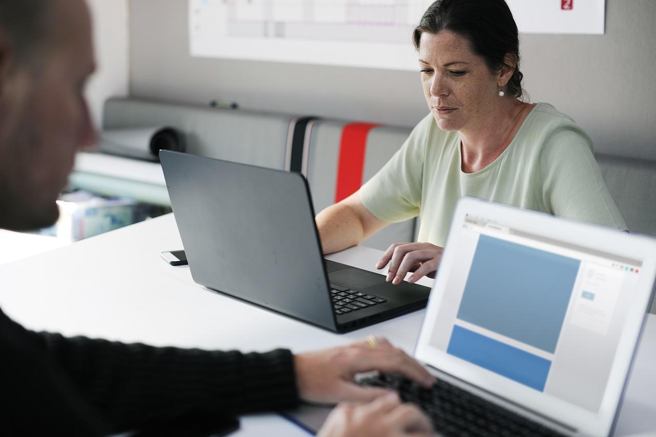 Comment donner des cours d'informatique à distance avec skype.