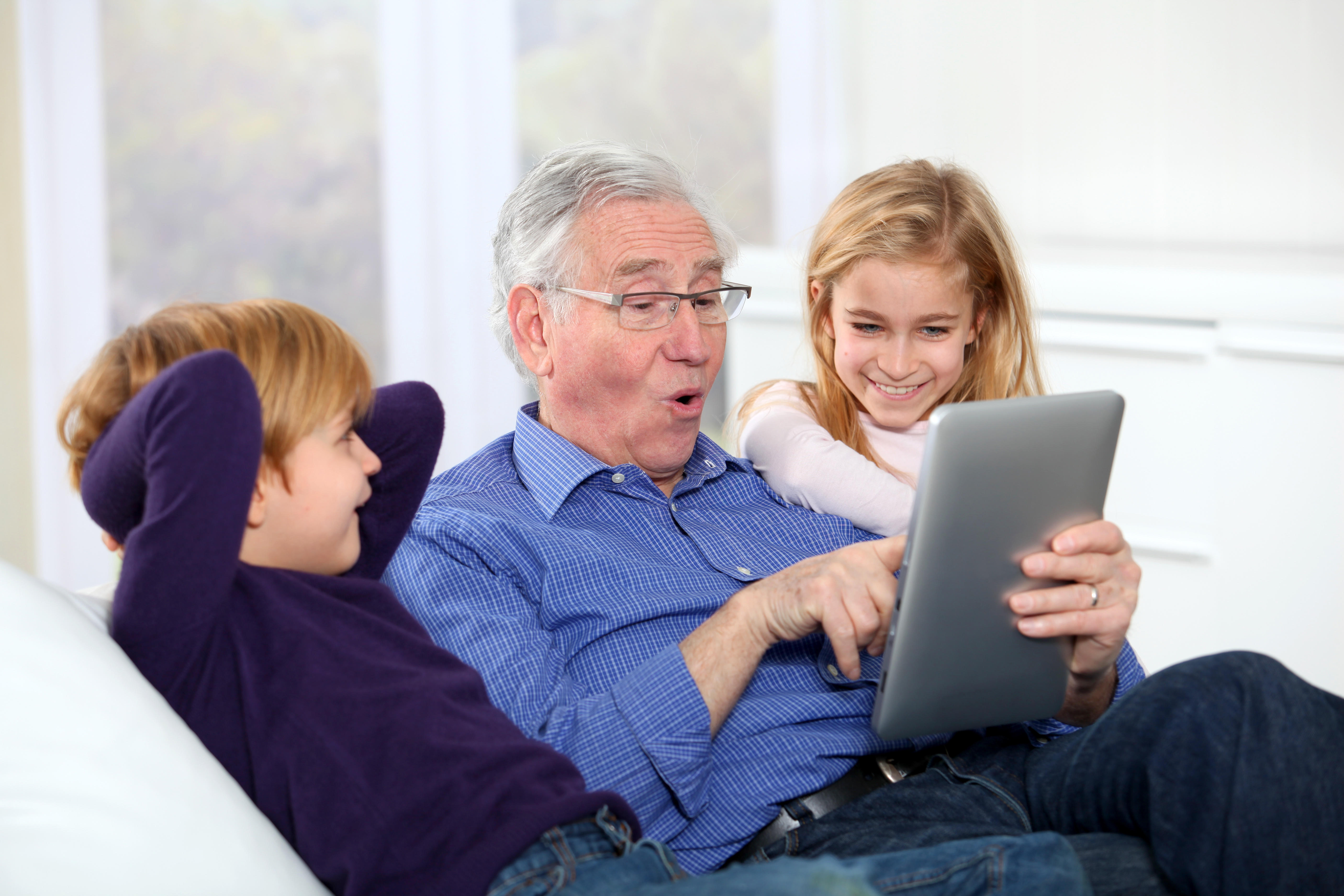 Pourquoi ne pas demander à vos petit-enfants de vous donner quelques cours d'informatique ?