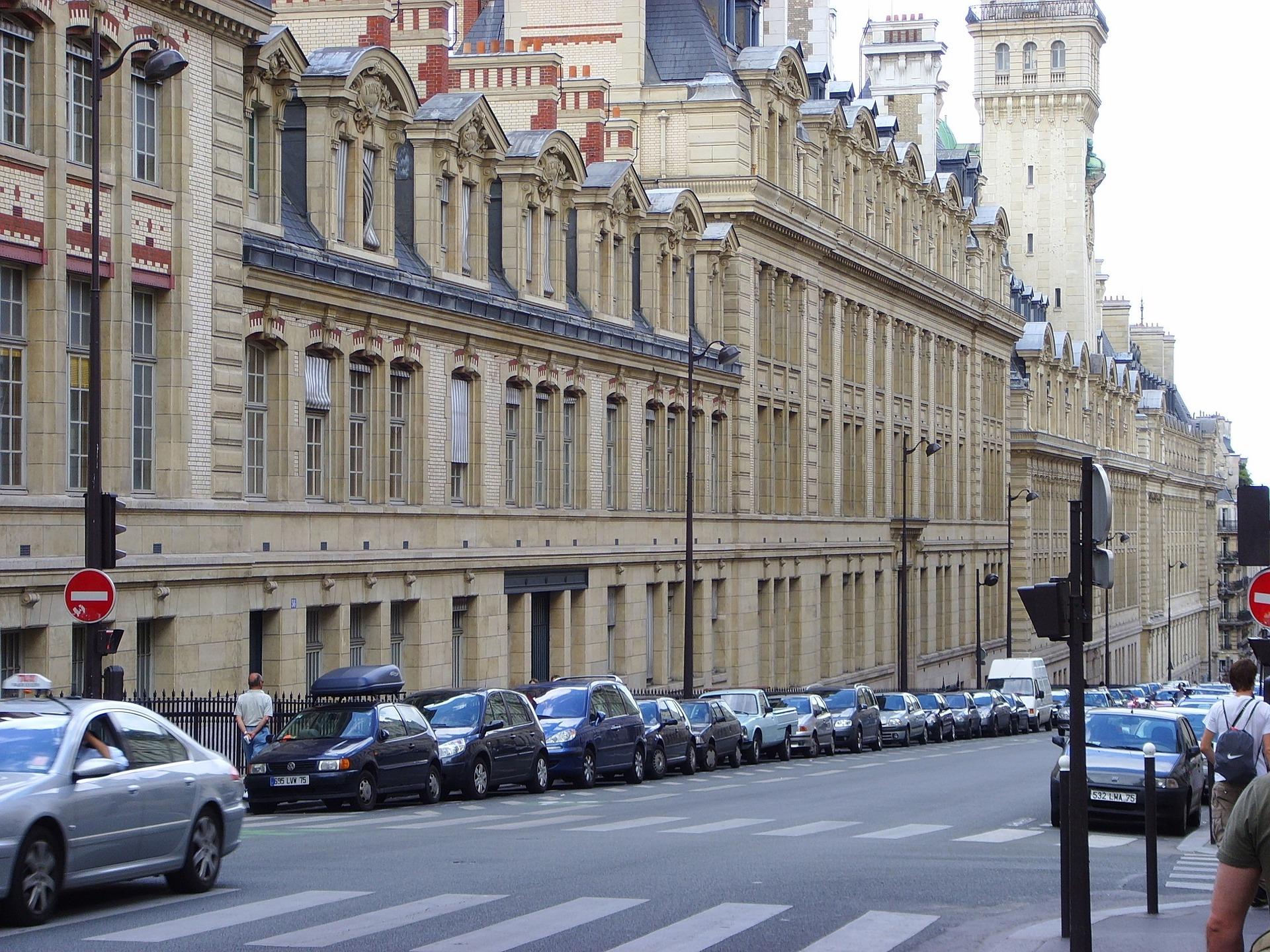 Exceller au baccalauréat pour faire les meilleures études supérieures.