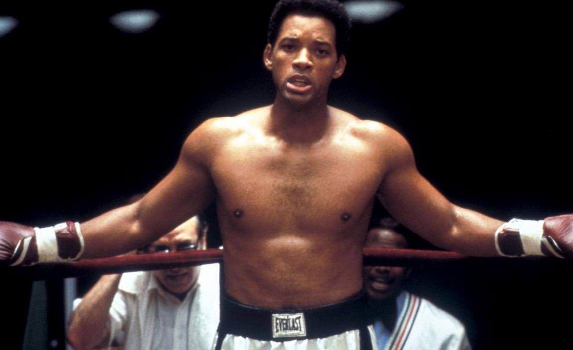 En 1964, un boxeur pro branché, fraîchement sorti de sa victoire olympique à la médaille d'or, explose sur scène, Cassius Clay.
