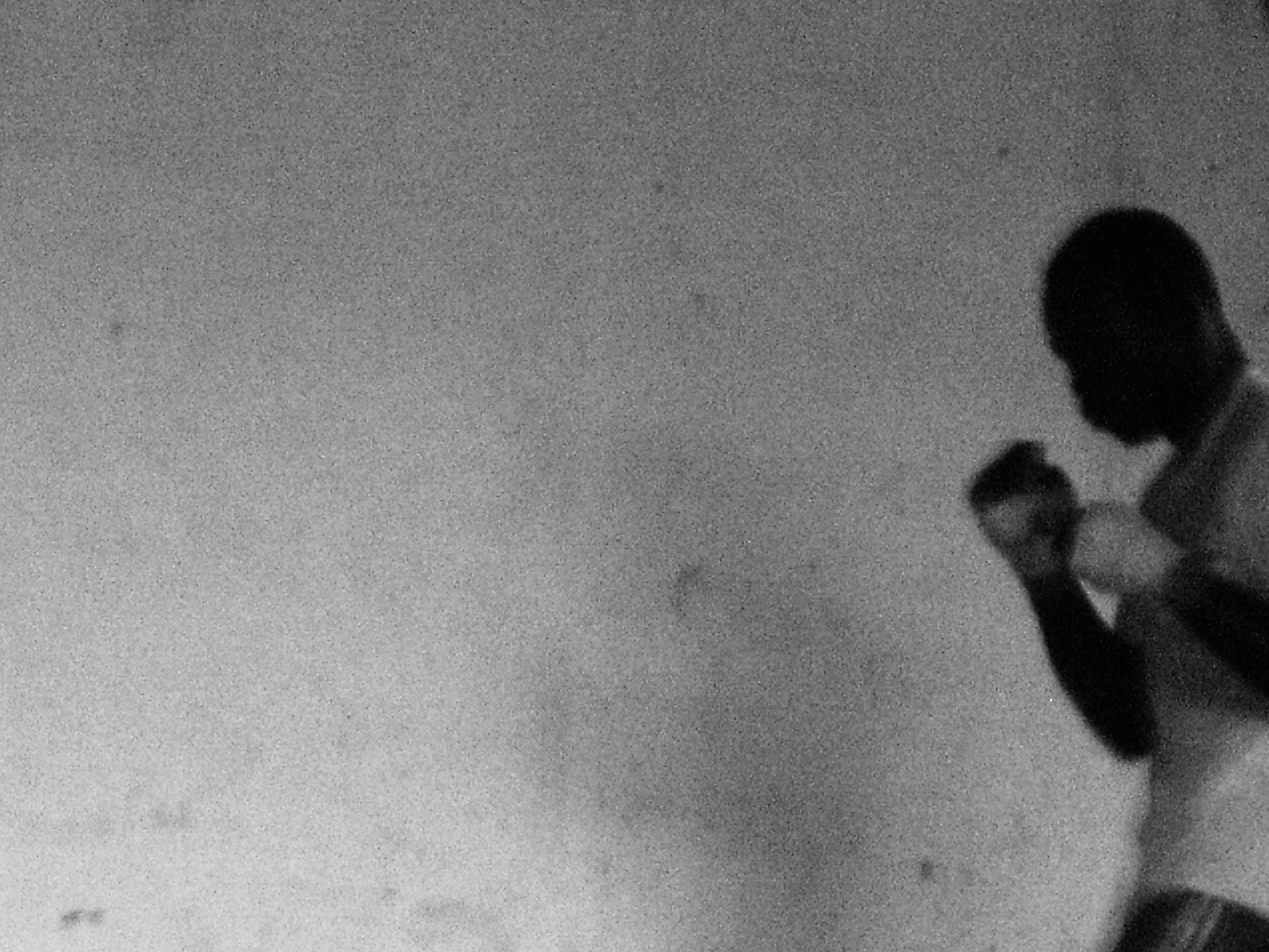 La self défense des meilleurs compétiteurs de boxe féminine passent par les sacs de frappe (avec des gants MMA) et la poire de vitesse typique de la boxe éducative.