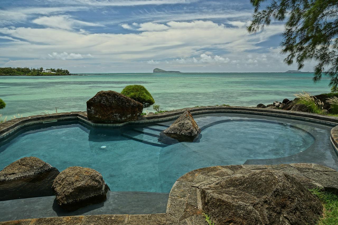 Le français est la langue couramment parlé dans de nombreuses îles paradisiaques à travers le monde.