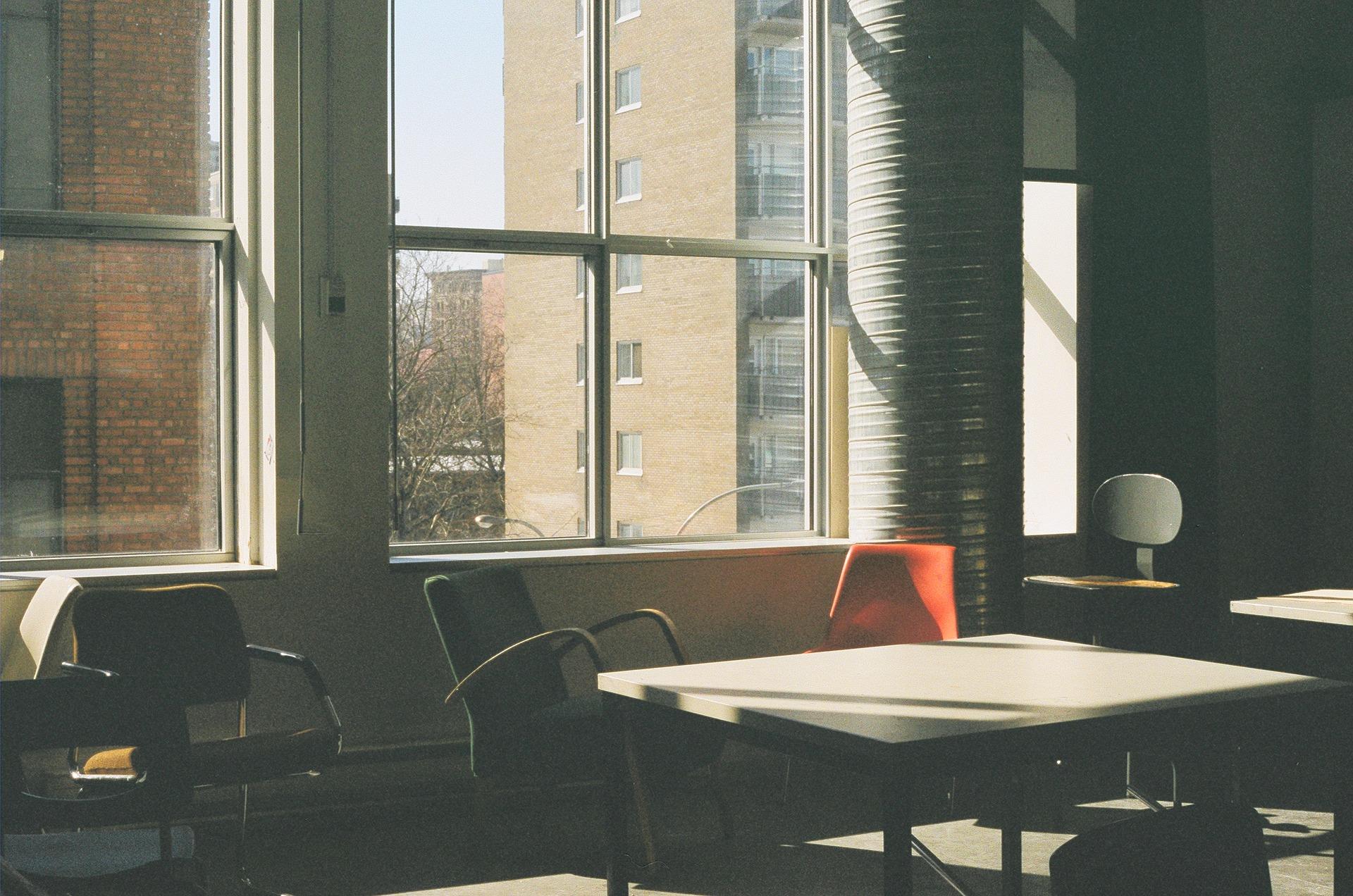 Apprendre aux côtés des bons élèves, un luxe !