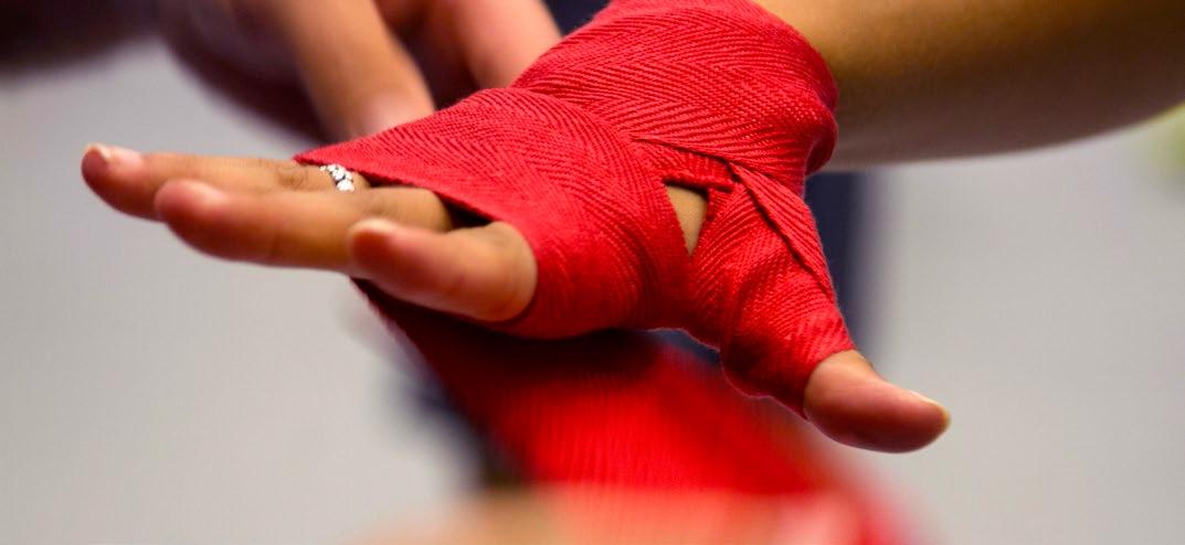 C'est bien connu : la boxe française n'est pas de la danse, car l'oeil au beurre noir guette ses amateurs.