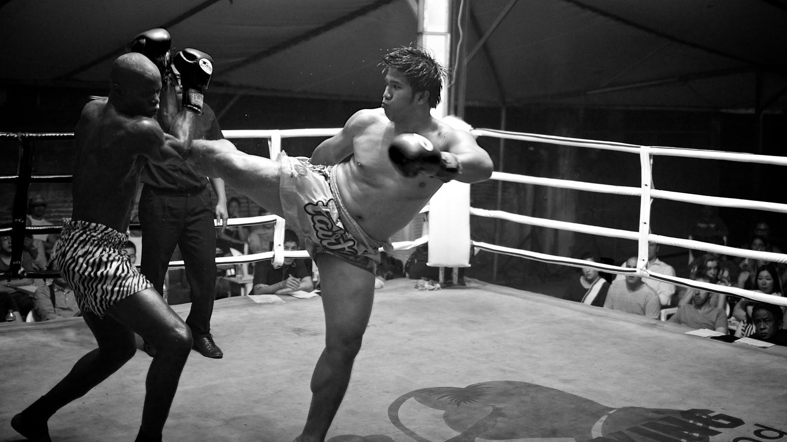 Apprendre la boxe thaï à Toulouse avec un boxeur prof.