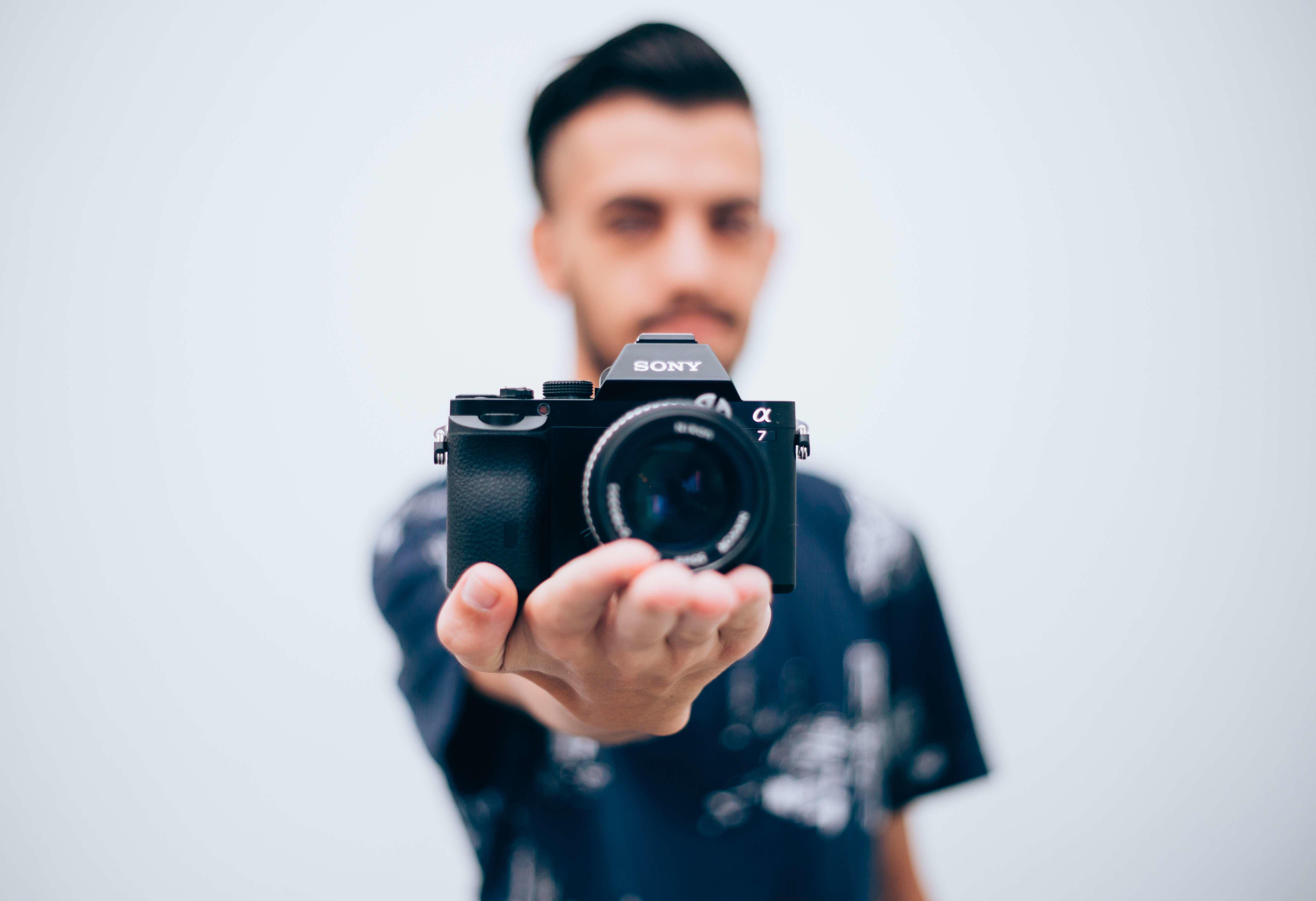 Comment engager un photographe pro à domicile ?