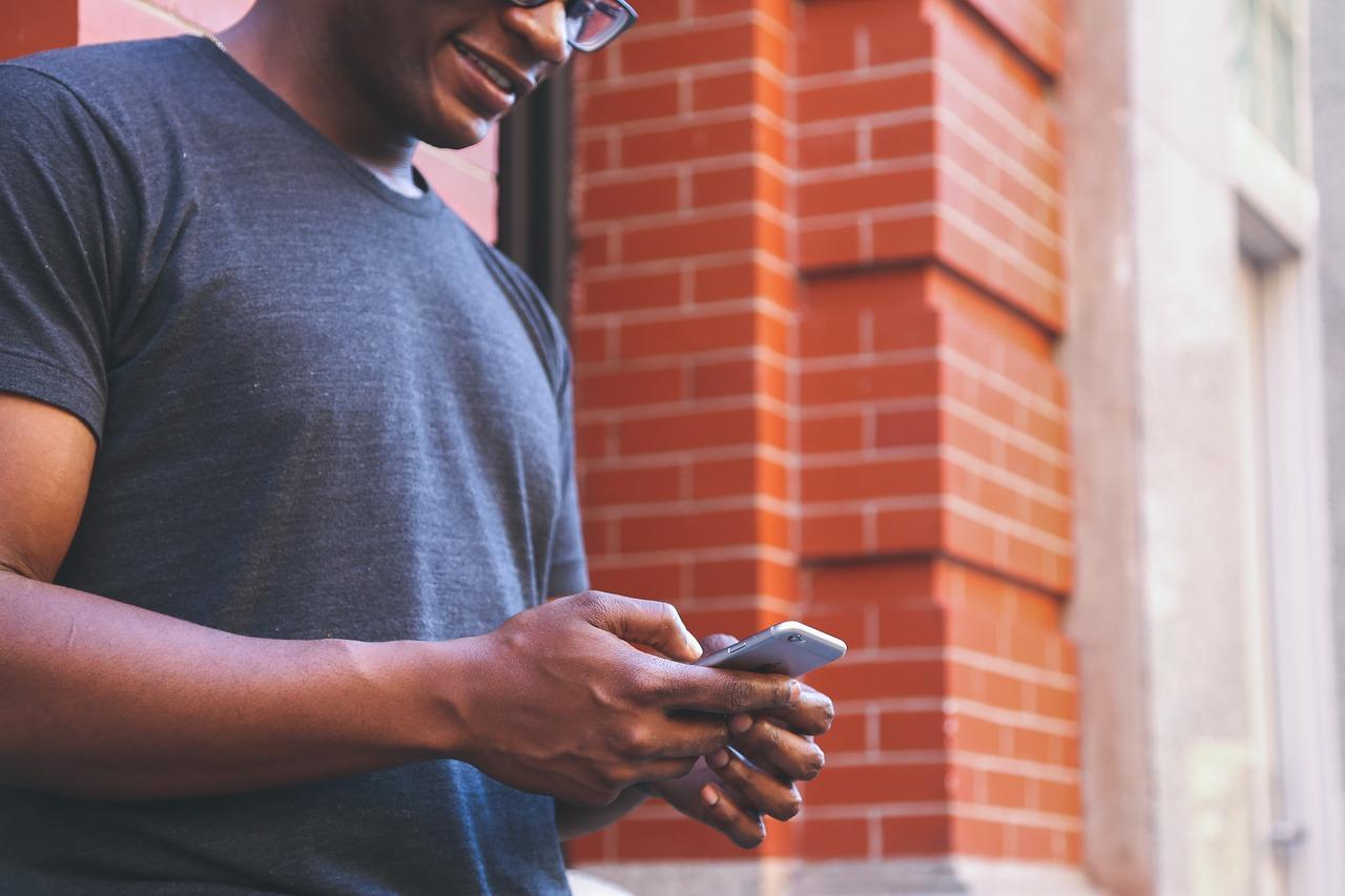 Travailler votre français grâce à votre smartphone, une méthode efficace si vous vous investissez régulièrement.