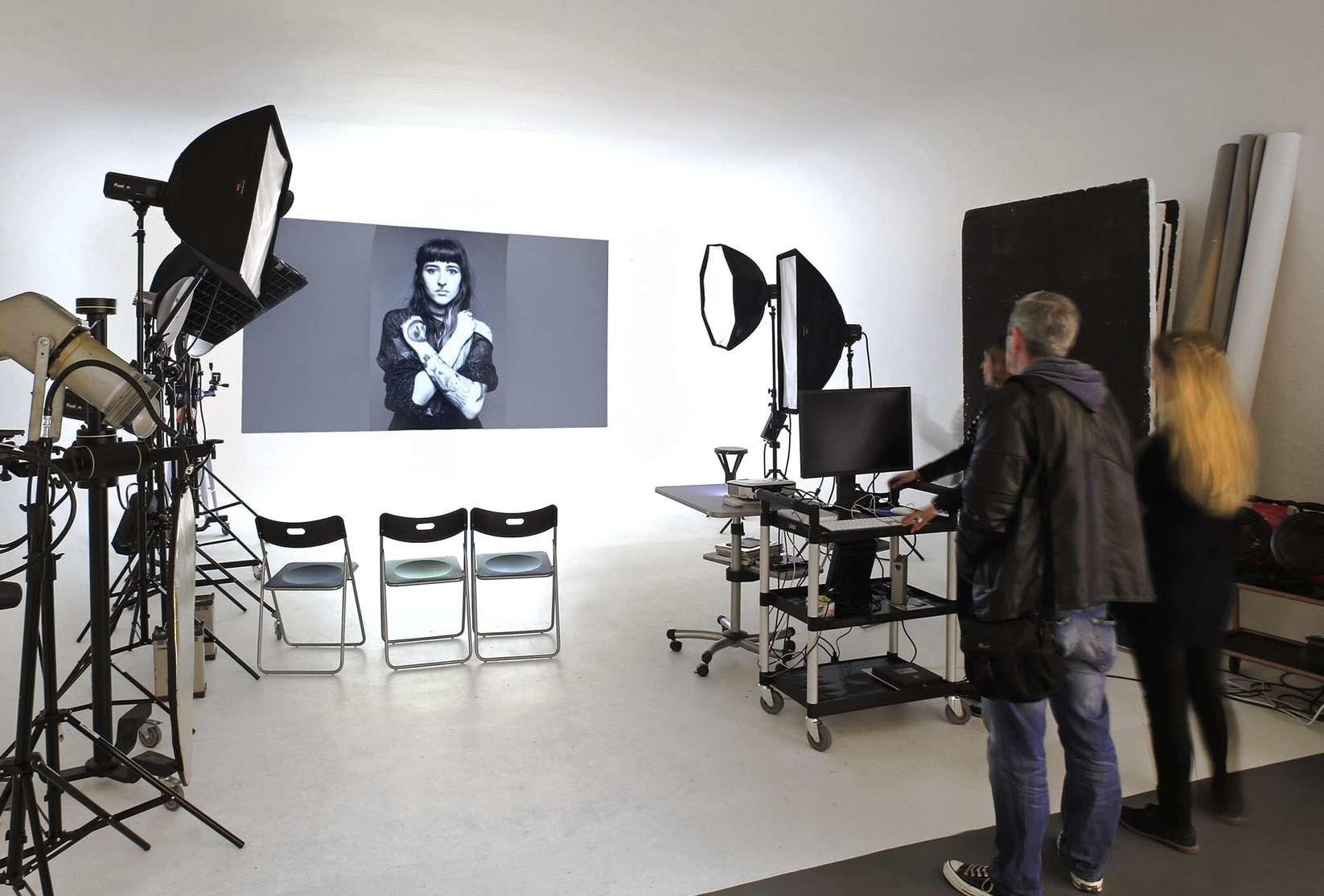 Comment trouver une école pour devenir photographe studio ?