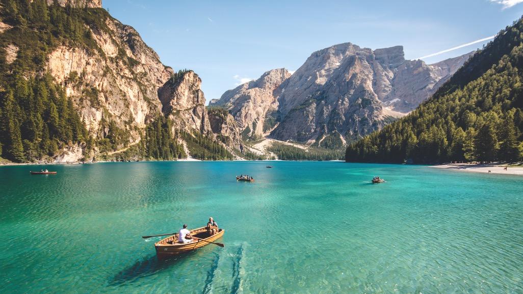 Pour améliorer vos photos de paysages, vous devez trouver des endroits visuellement attrayants, puis vous devez déterminer le bon moment de la journée et la bonne saison pour les visiter, afin qu'ils soient mis en avant.