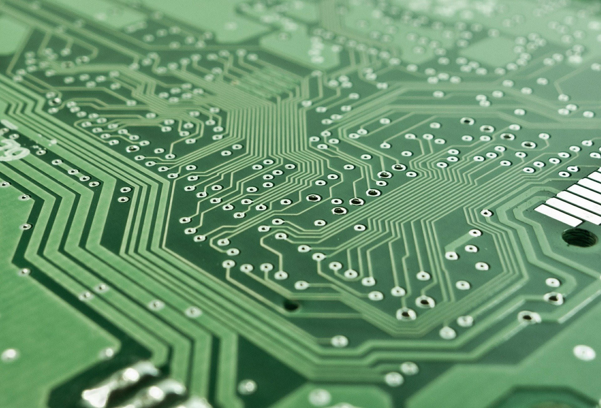 Que faut-il savoir pour commencer l'informatique ?