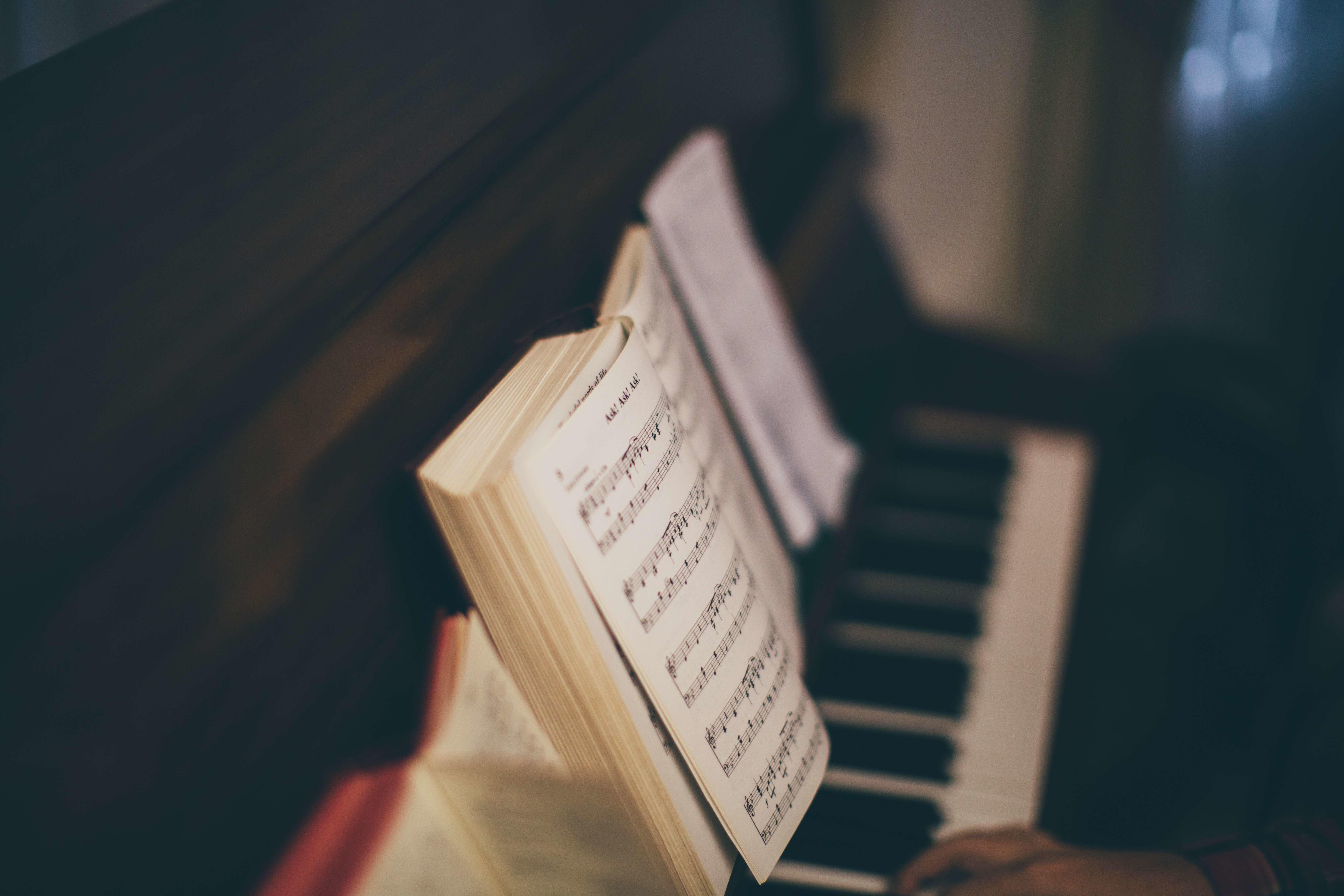 Comment apprendre à jouer du piano gratuitement et sans professeur ?