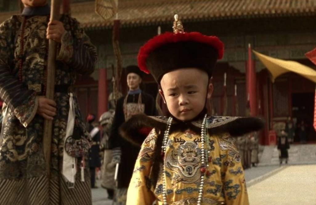 Pourquoi conserver le rôle du roi dans l'archipel japonais ?