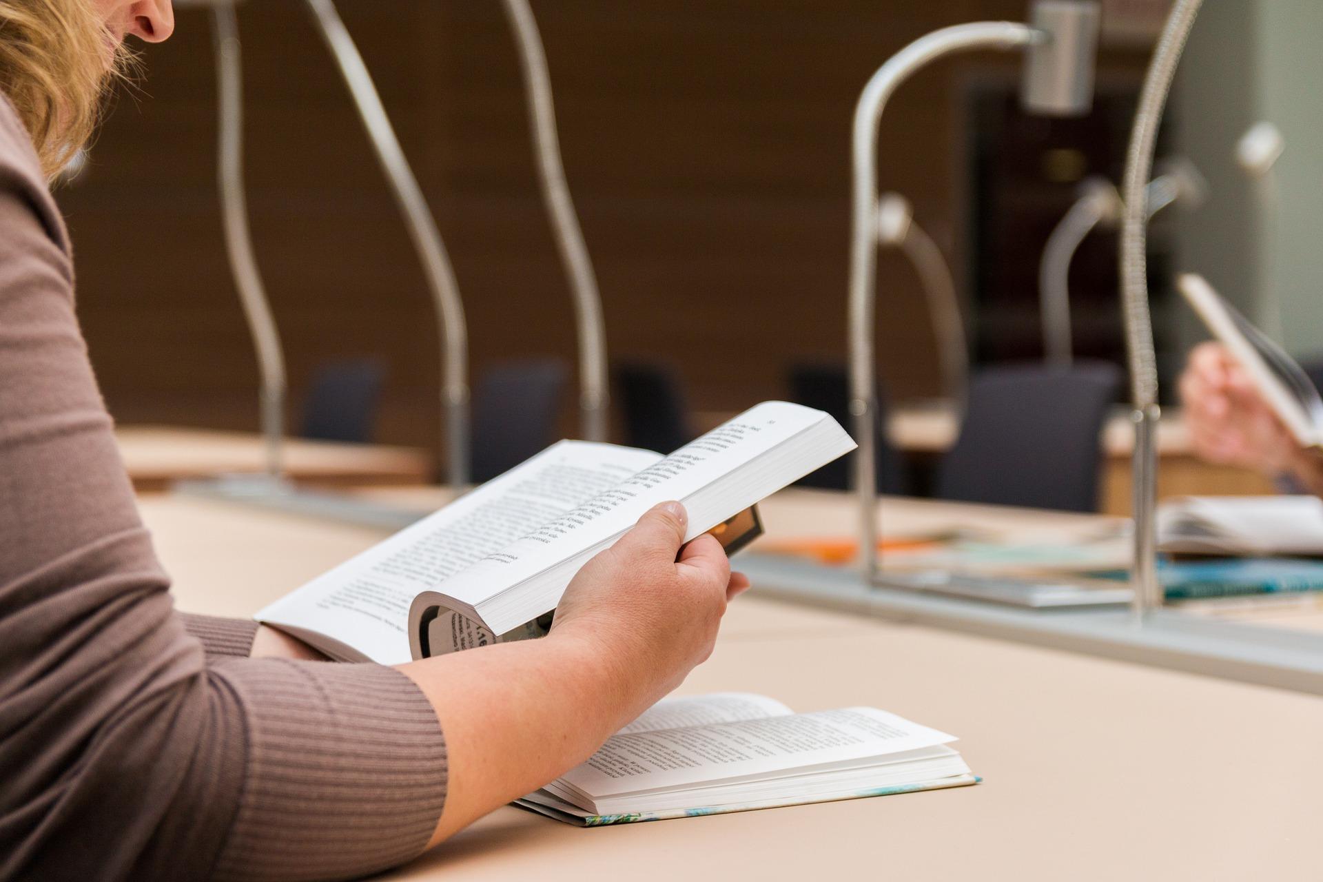 Il arrive que la correction orthographique des livres soit mal faite...