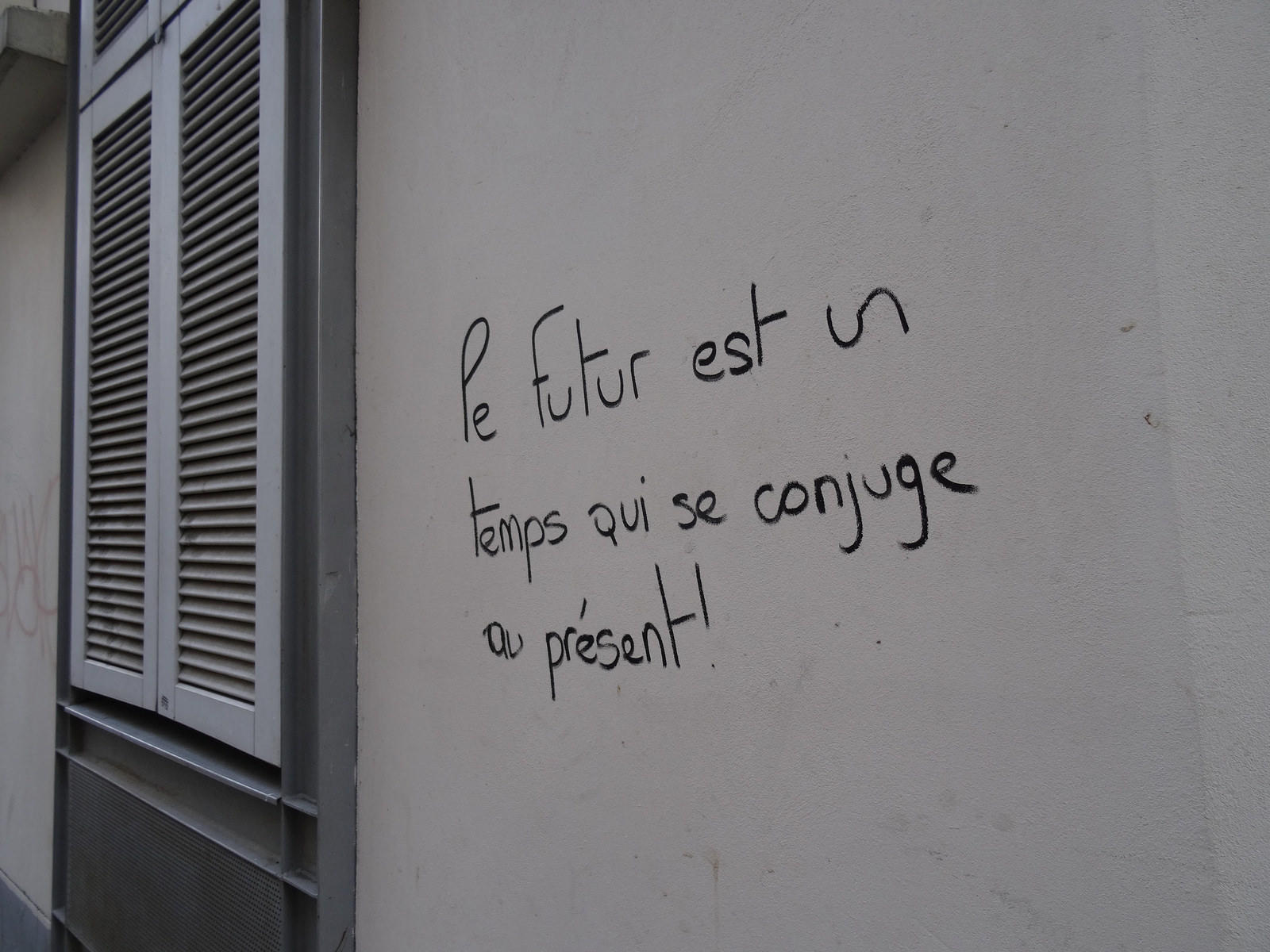 Apprendre les groupes de verbes dans la rue...