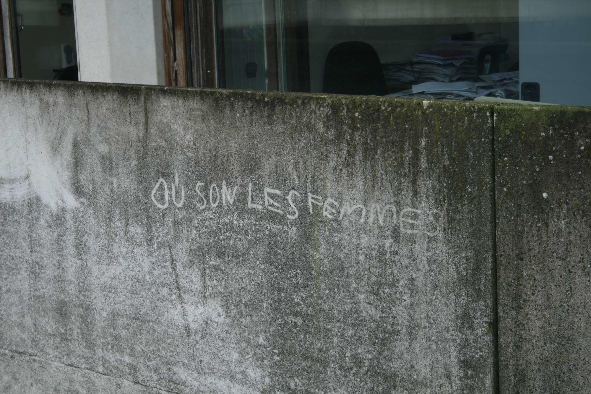 De nombreuses fautes d'orthographe proviennent de lacunes en grammaire.