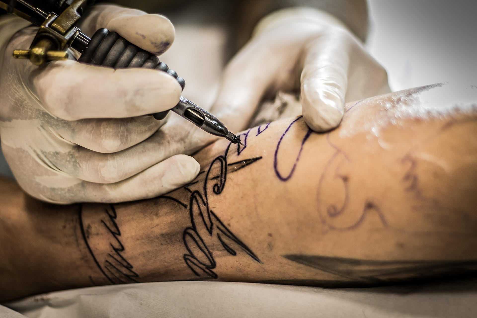Que représente le tatouage arabe ?