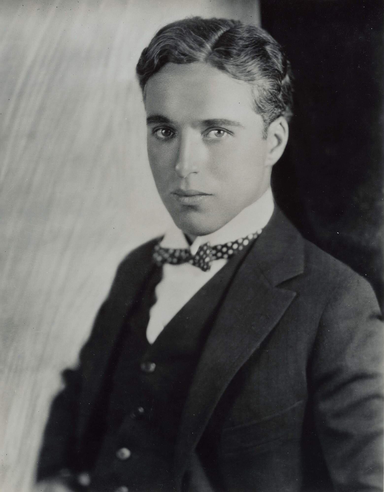 Photo de Charlie Chaplin (source : © Des archives de Roy Export Co. Ltd.)
