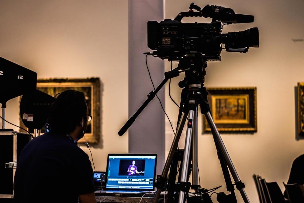 Comment donner des cours de couture par webcam ?