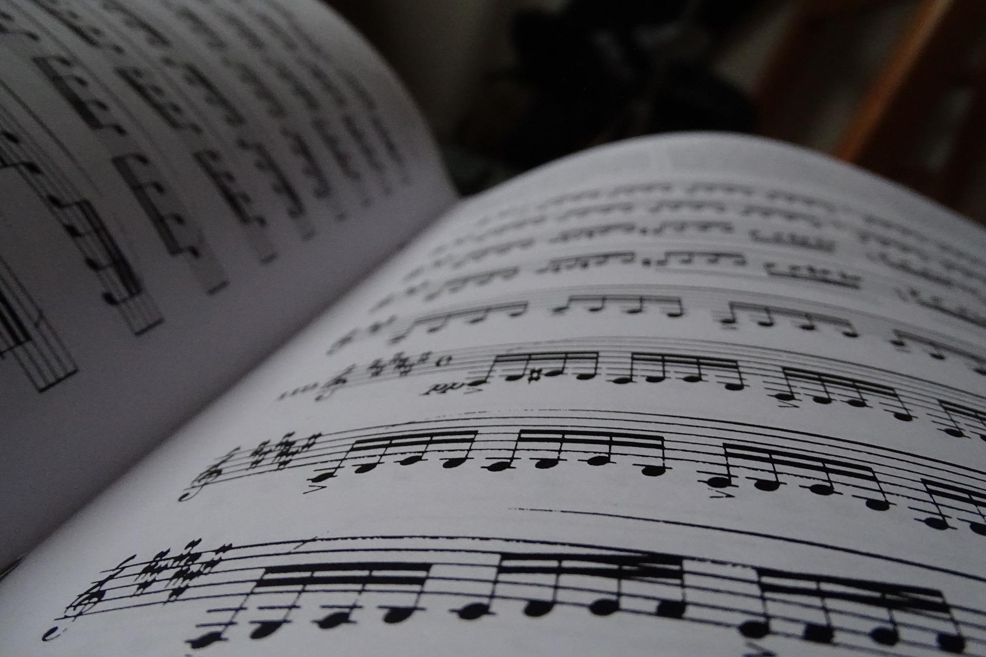La lecture musicale est fondamentale : pour interpréter et improviser ensuite.