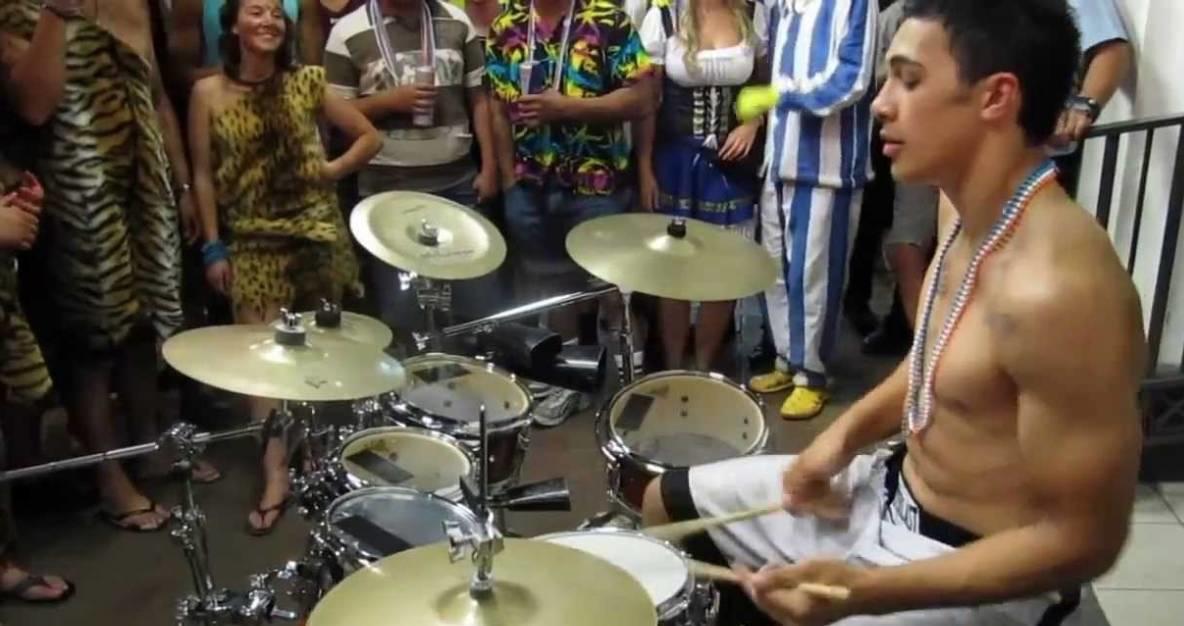 D'où viennent les percussions ? 