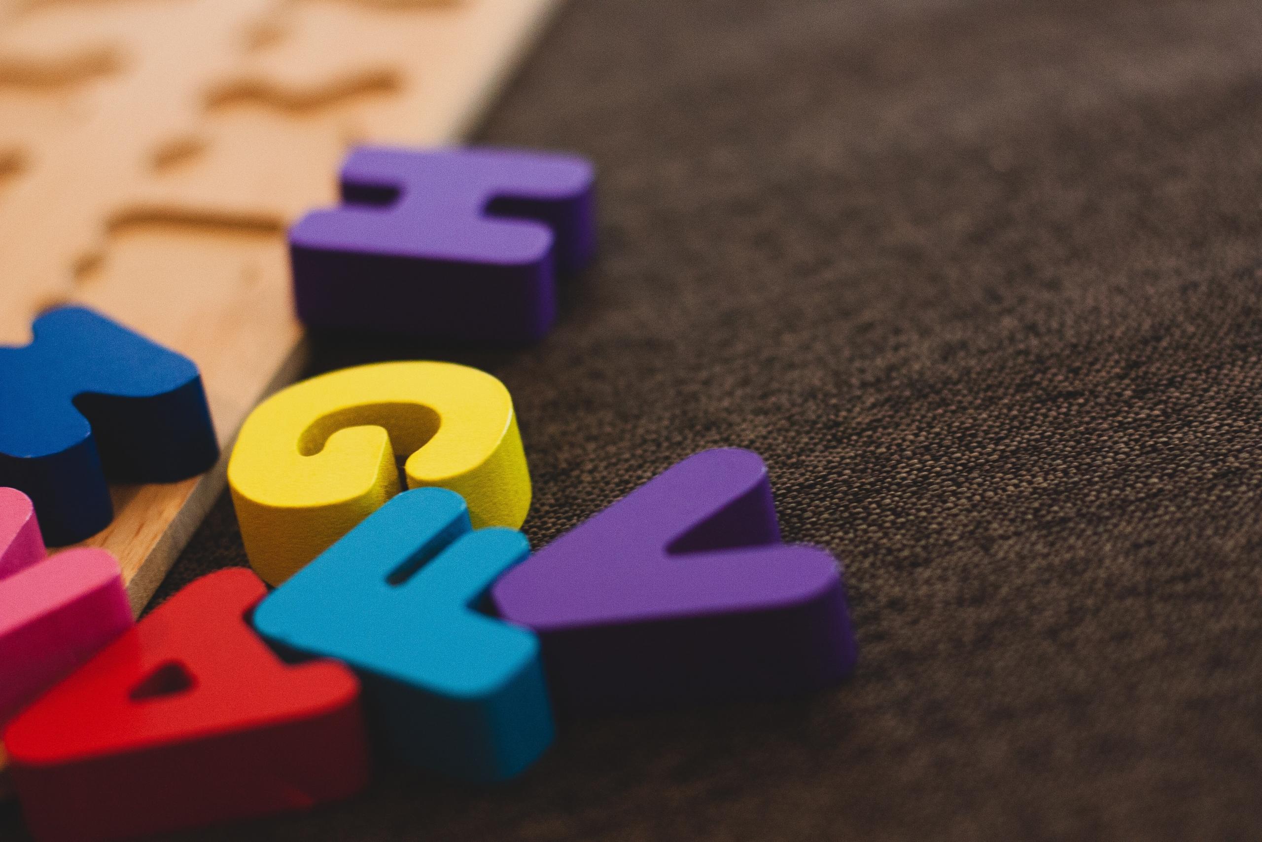 Des lettres colorées pour les enfants dyslexiques