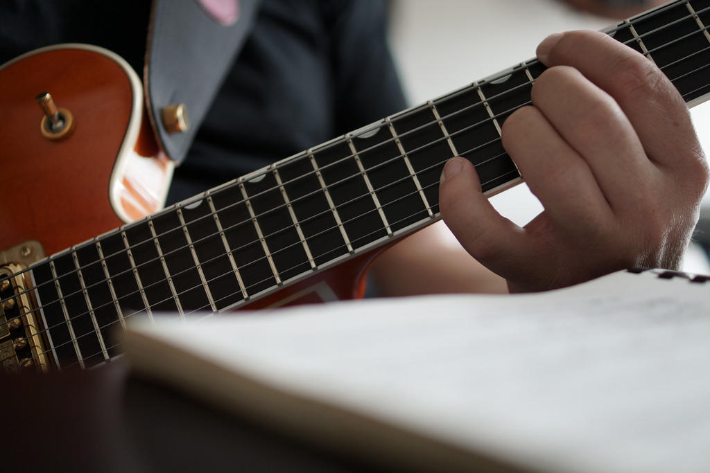 Peut-on commencer par faire du jazz à la gratte ?