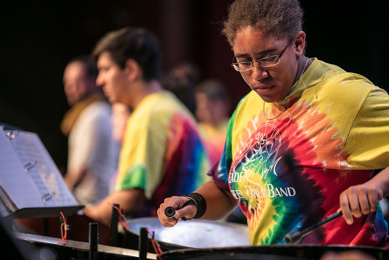 Quel cours de percussion est gratuit ? 