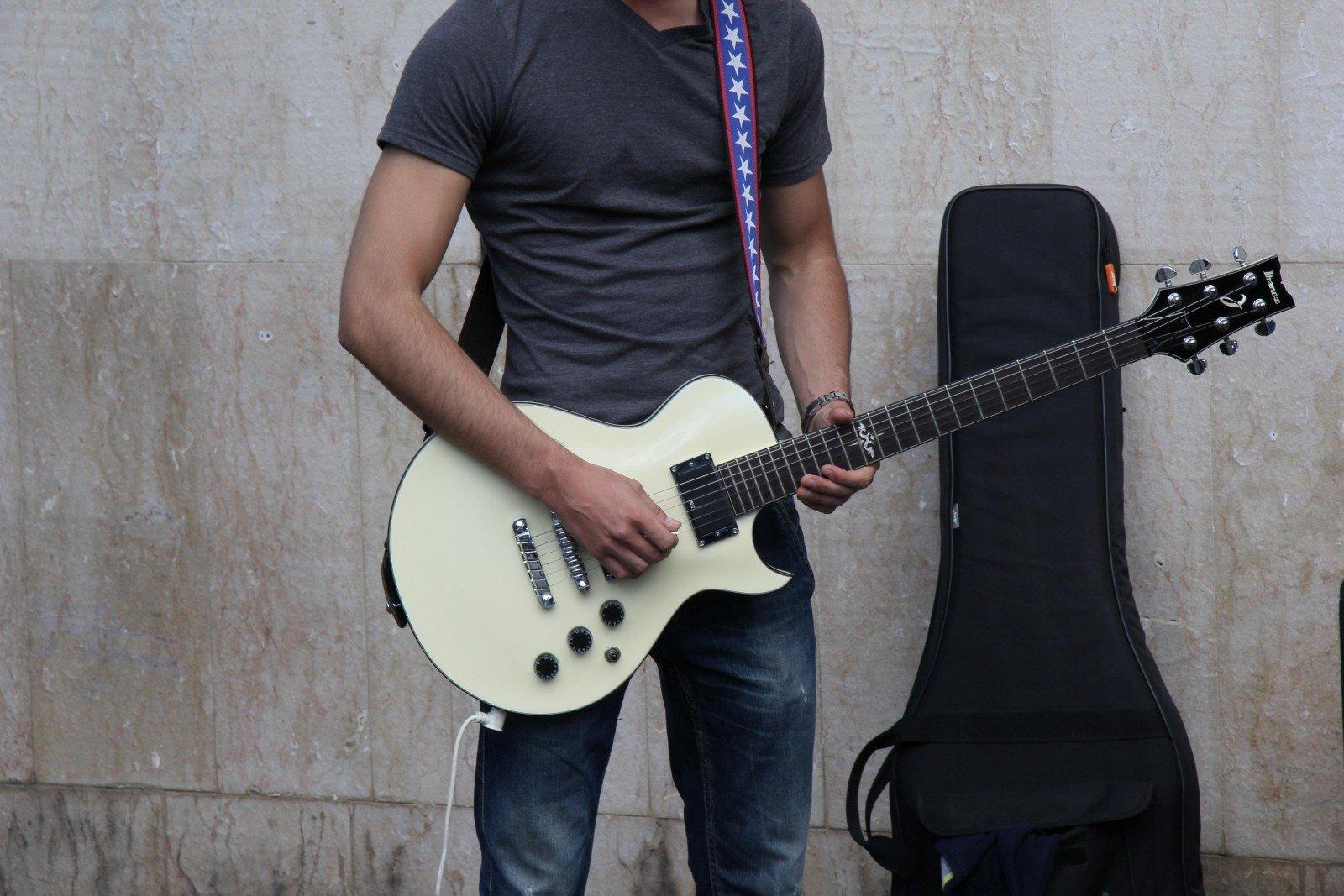 Comment devenir un bon guitariste ? 