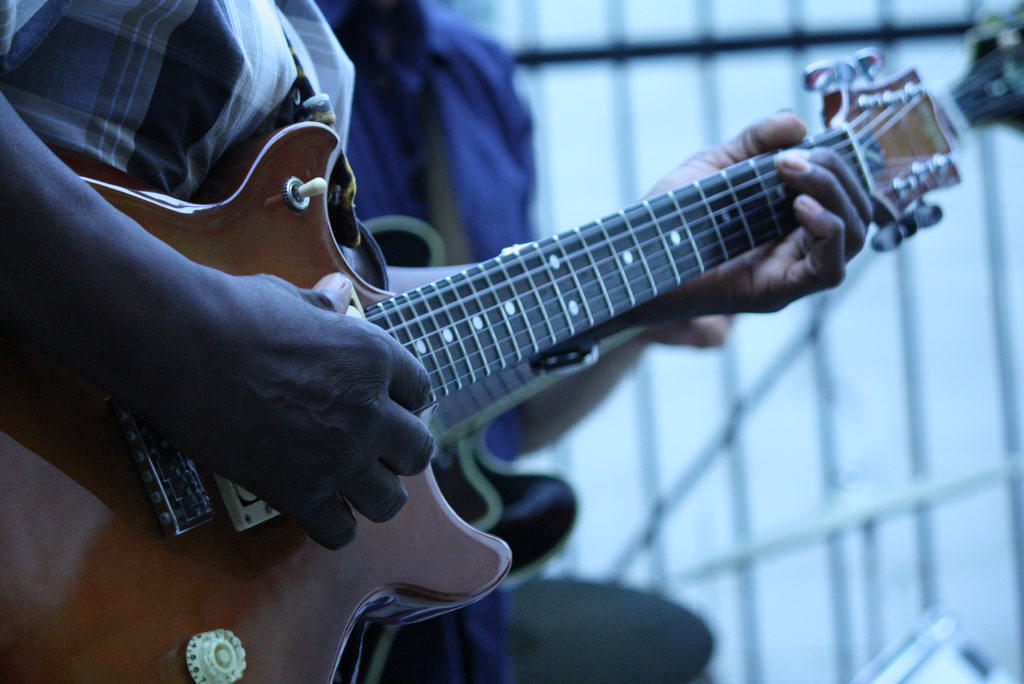 Quel instrument choisir quand on veut devenir guitariste ? 