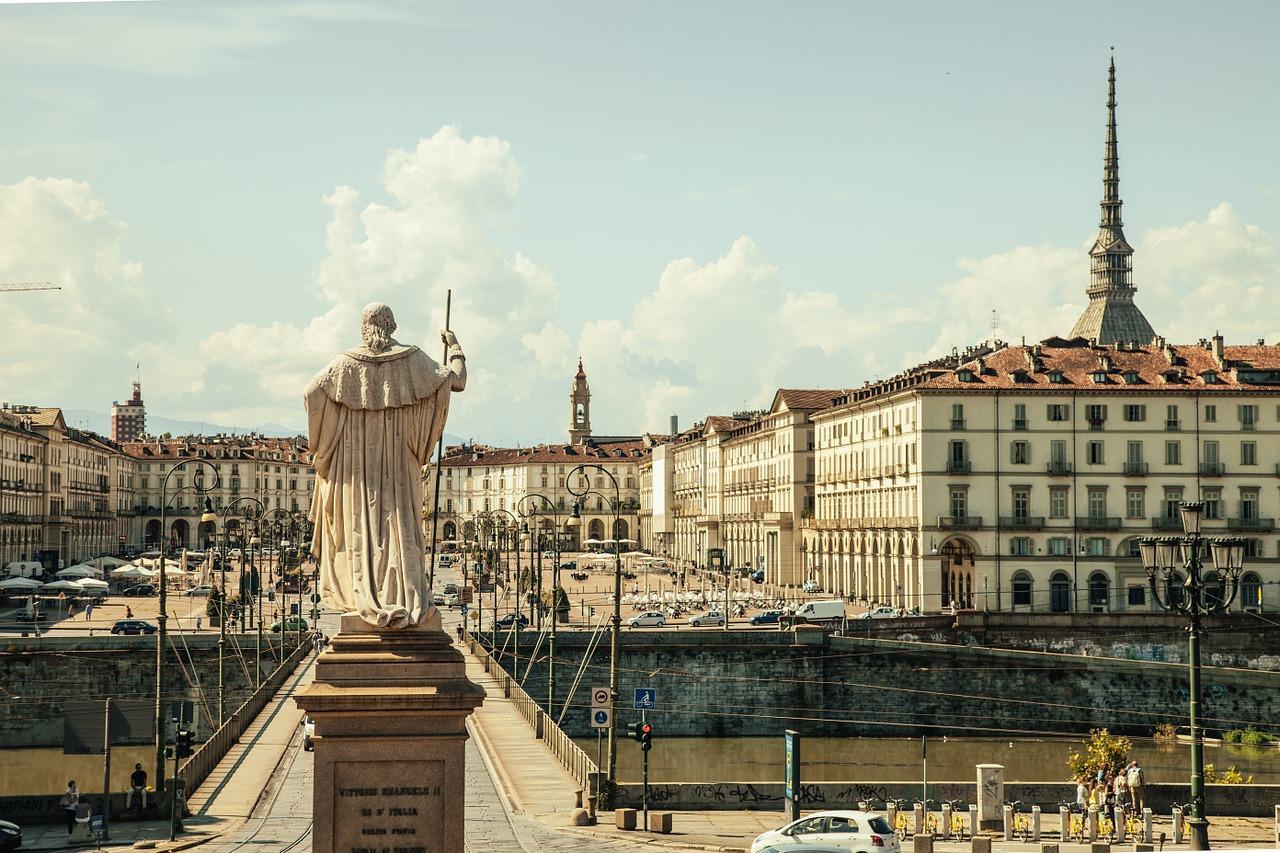 Quels sont les lieux à visiter lors d'un voyage dans la péninsule italienne ?
