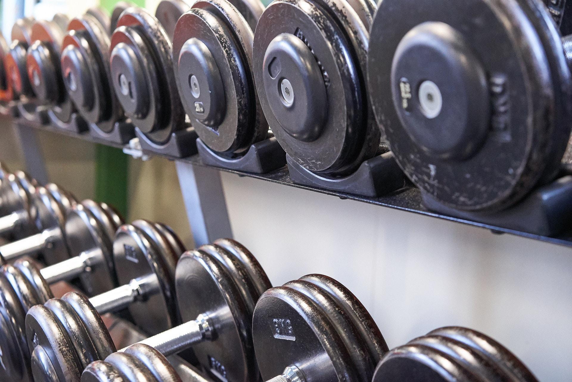 Quel est le matériel de base pour faire de la musculation féminine ?