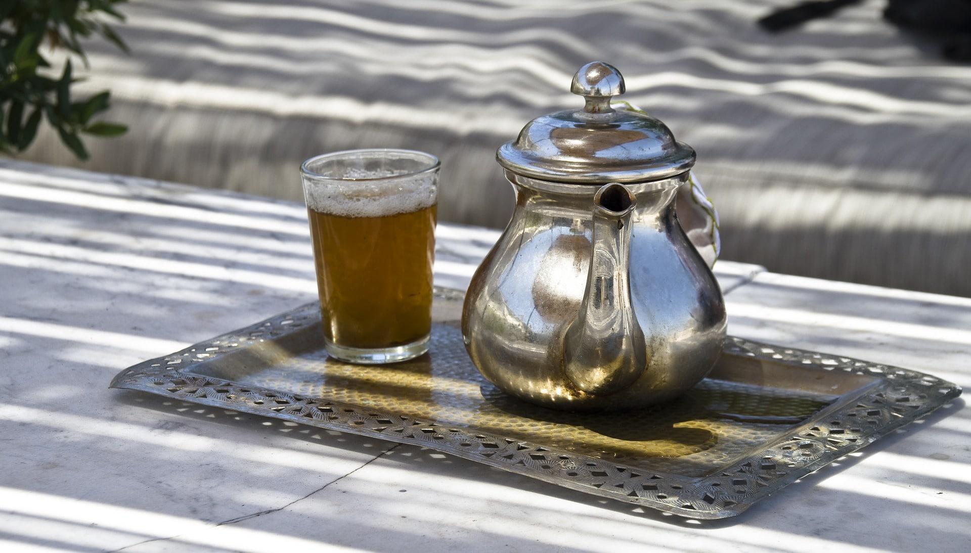 Vous êtes invité à boire un verre chez la famille ? Acceptez, c'est presque une règle de politesse !
