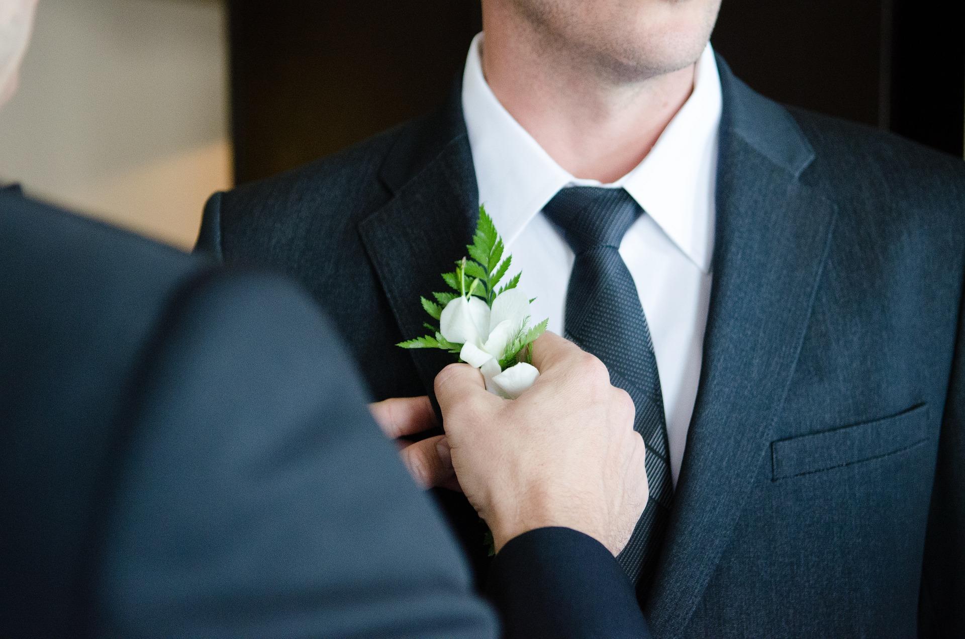 Bien s'habiller mais ne pas exagérer pour être recruté.