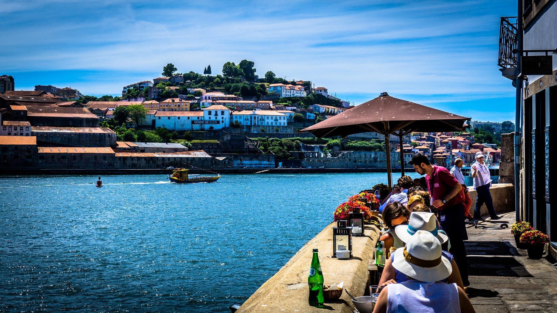 Quel quartier est au centre de Porto ?