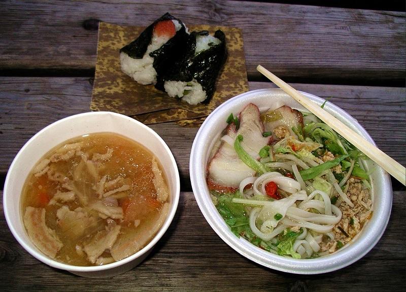 Comment manger un onigiri ?