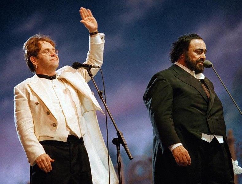 Comment appeler quelqu'un qui chante faux ?