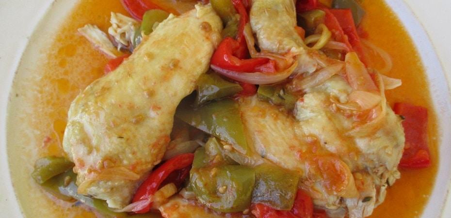 Comment préparer une poulet à la façon basque ?