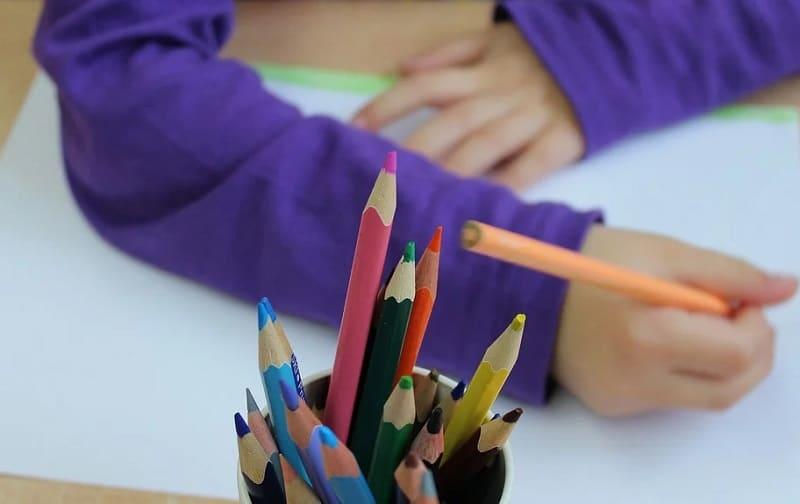 Quel matériel de dessin utiliser pour dessiner une montagne ? 