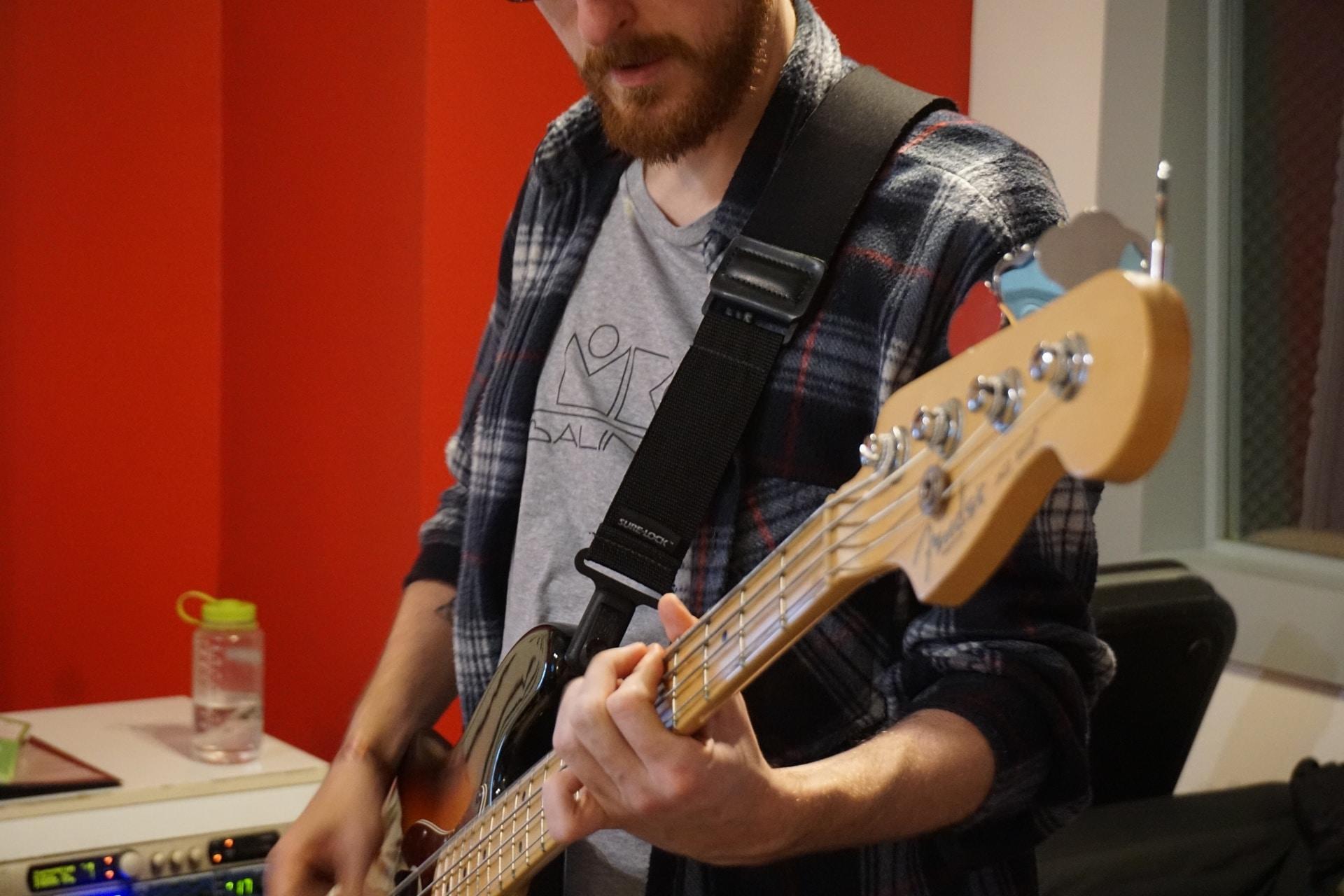 Quelles sont les choses à savoir pour devenir bassiste ?