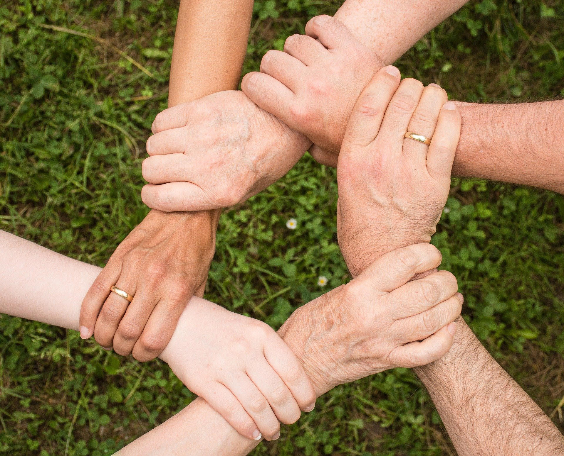 Quels sont les points positifs du yoga familial ?