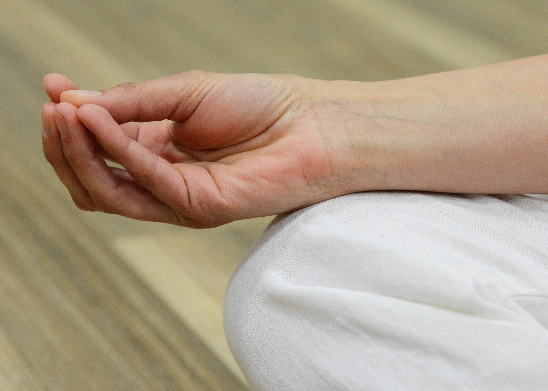 Comment organiser une séance de yoga en famille à la maison ?